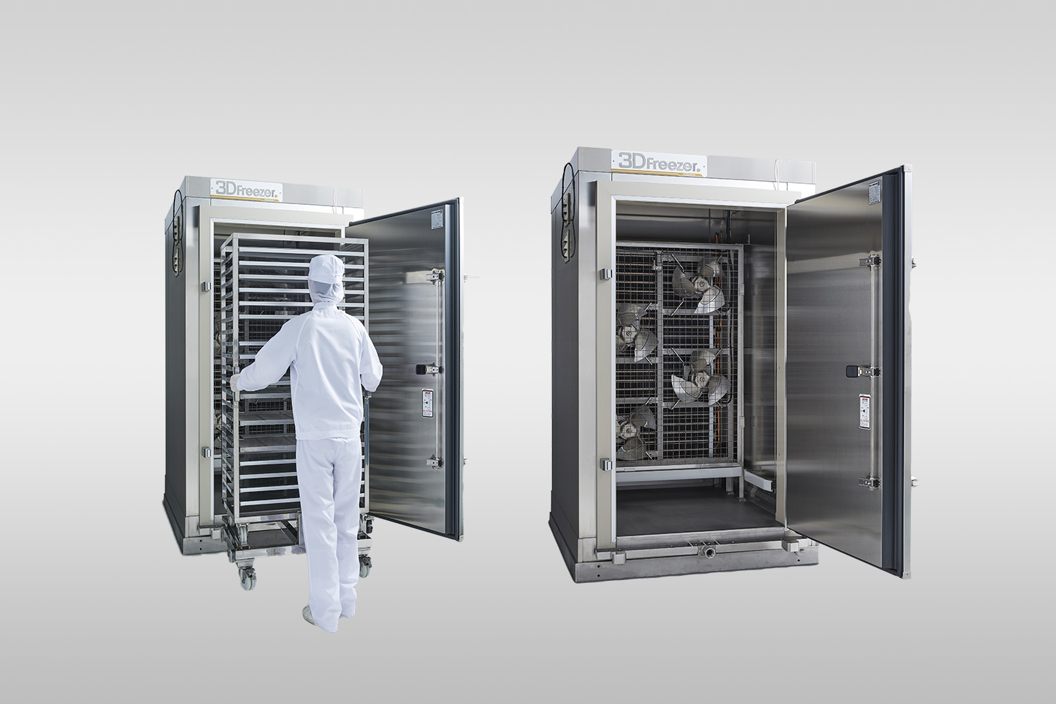 3Dフリーザー ラックインタイプにラックを搬入する作業者の様子｜業務用急速冷凍機 KOGASUN製