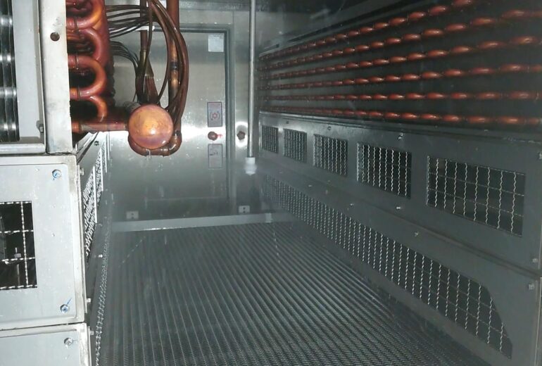 トンネルフリーザー庫内構造｜急速冷凍機の内部写真