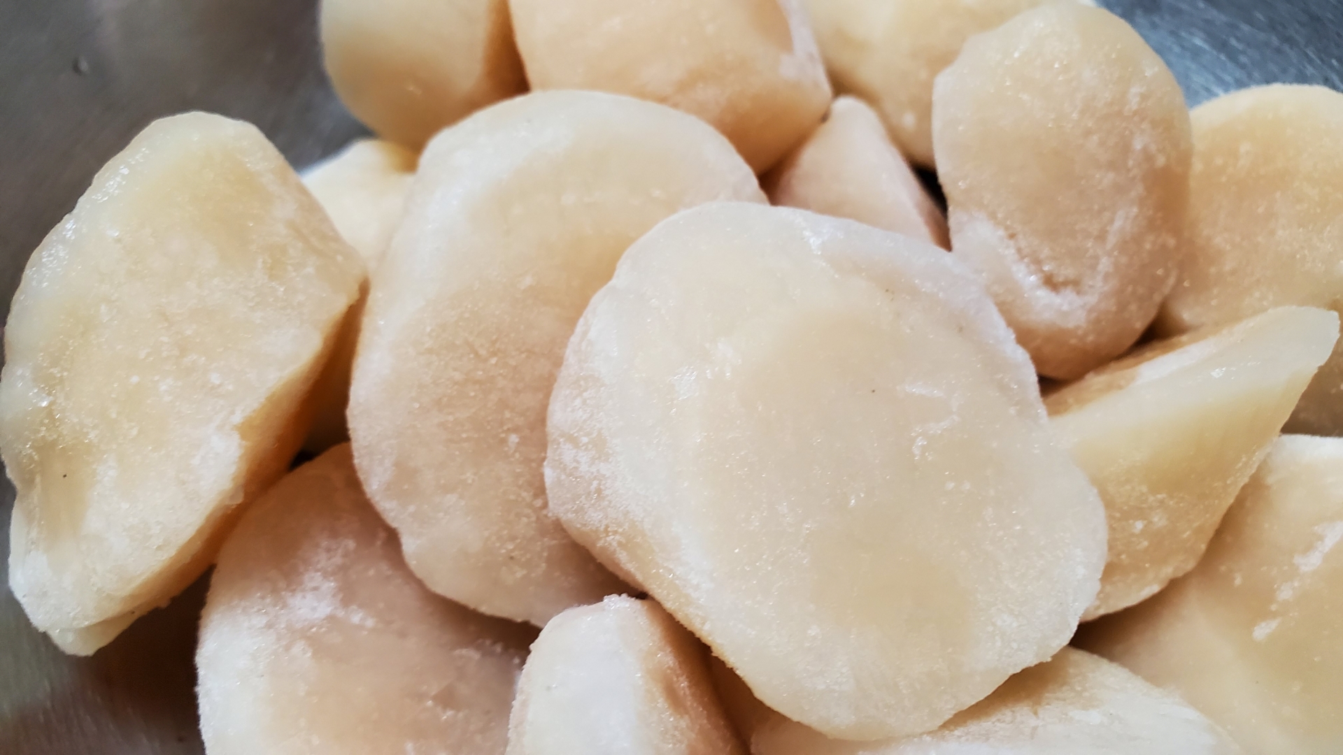 冷凍ホタテの写真｜プリッとした食感を保つ正しい解凍方法と保存のコツ