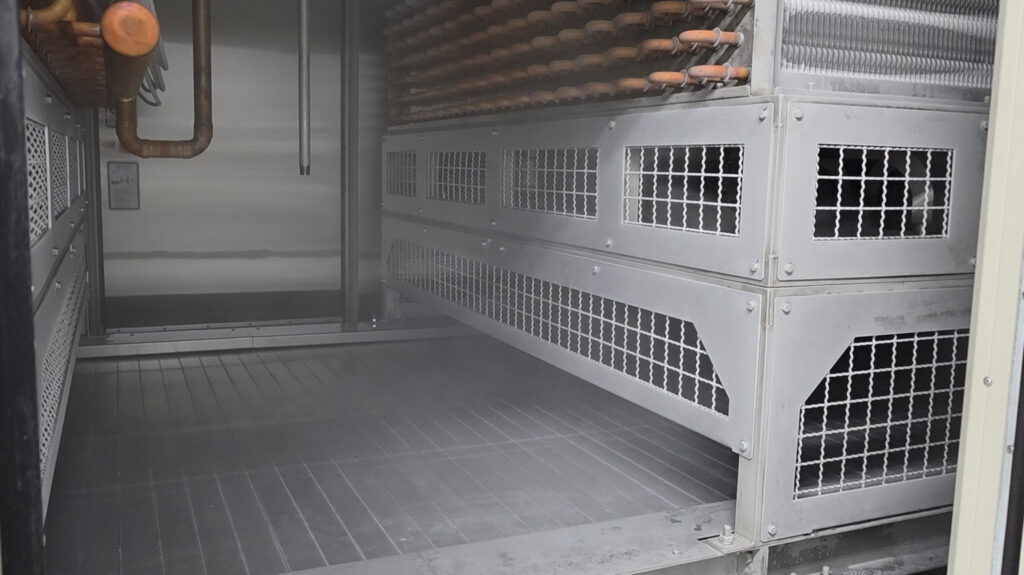 トンネルフリーザー内部