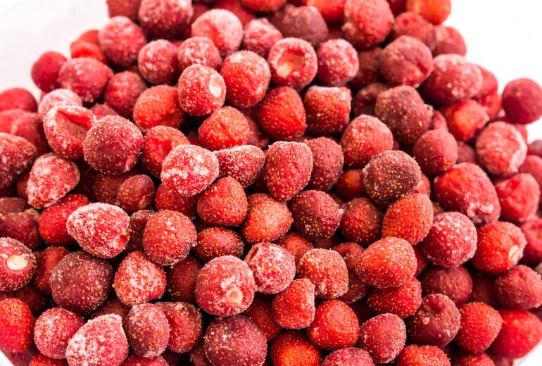 IQFされた画面いっぱいのイチゴ