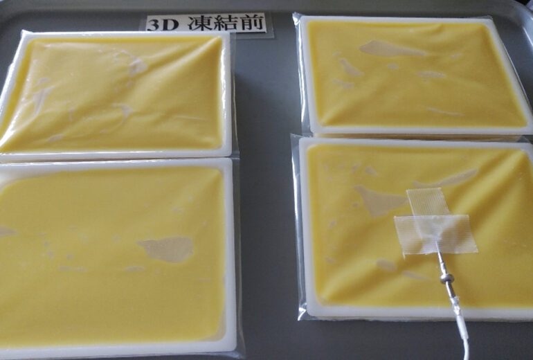 トレイに並べられた4個の胡麻豆腐