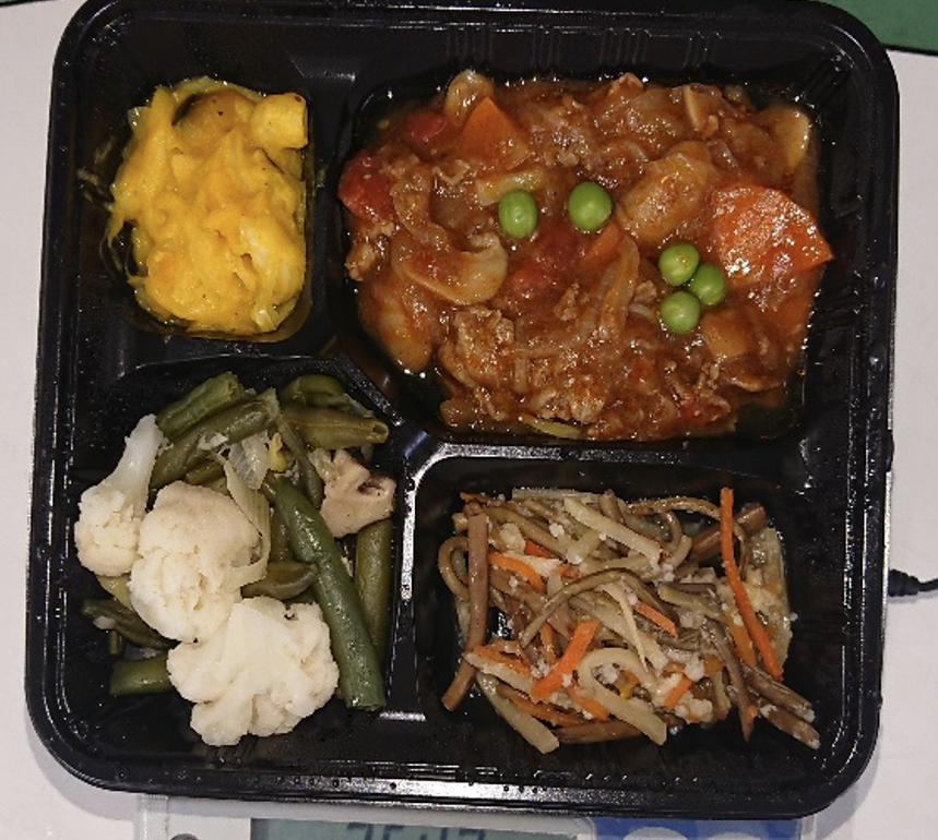 ハッシュドビーフ弁当（副菜：カリフラワーとインゲンのソテー、パンプキンサラダ、きんぴらごぼう）