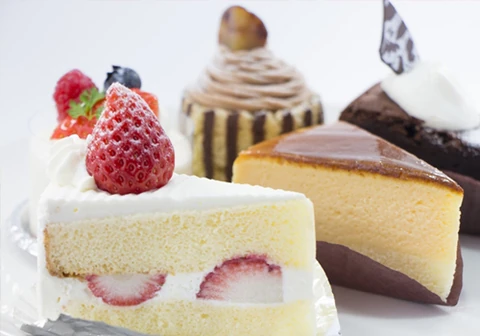 ショートケーキ、チーズケーキ、モンブランなどの洋菓子